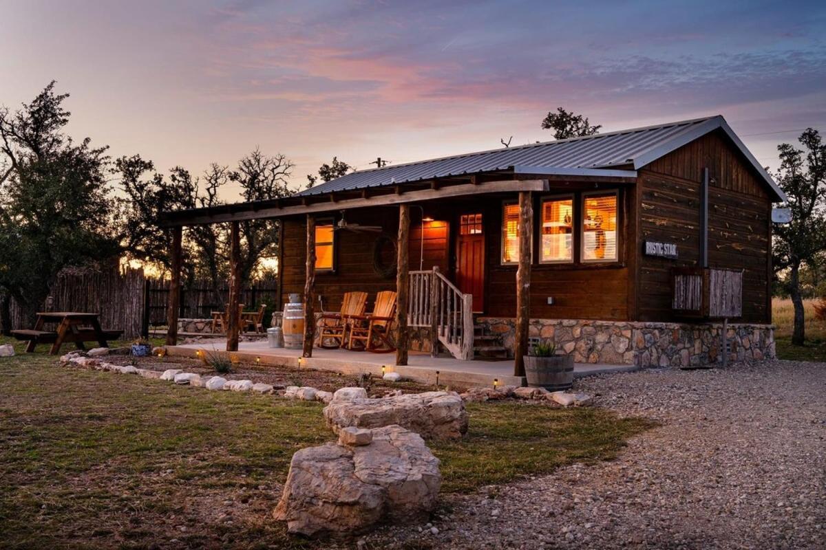 Rockin' R - Rustic Star Cabin Fredericksburg Buitenkant foto