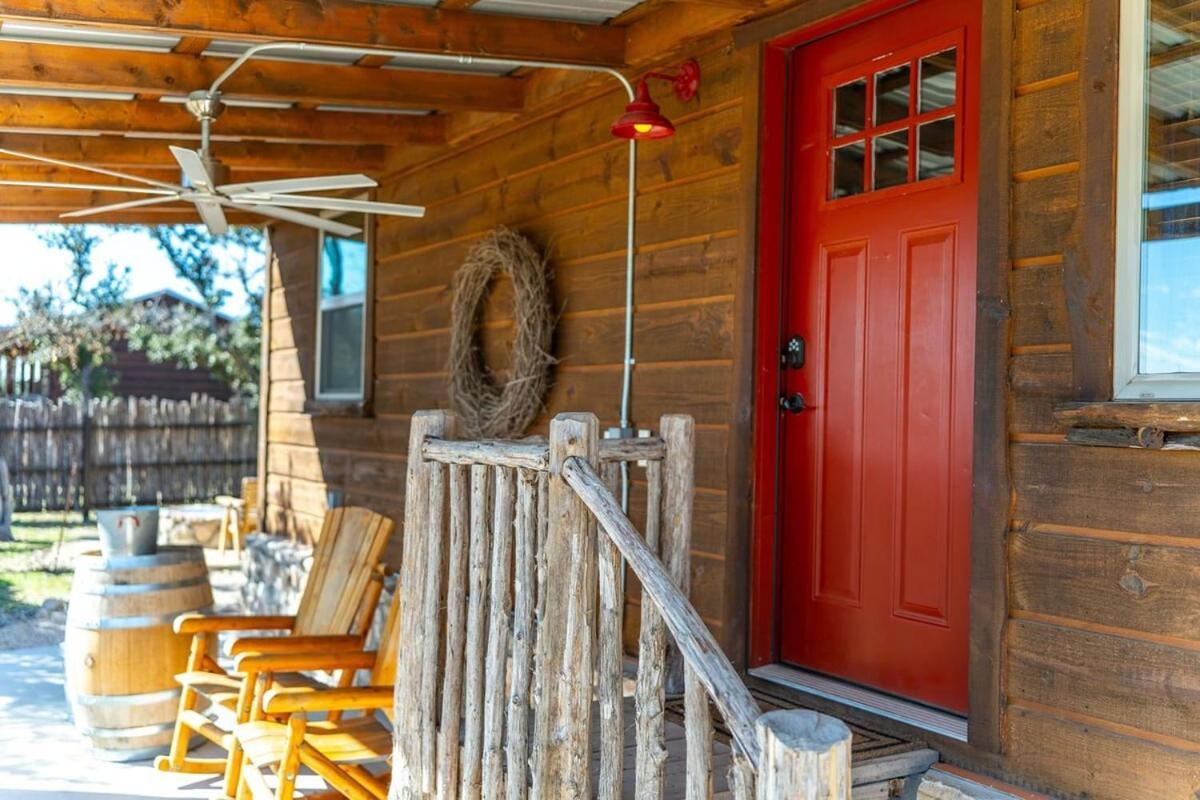 Rockin' R - Rustic Star Cabin Fredericksburg Buitenkant foto