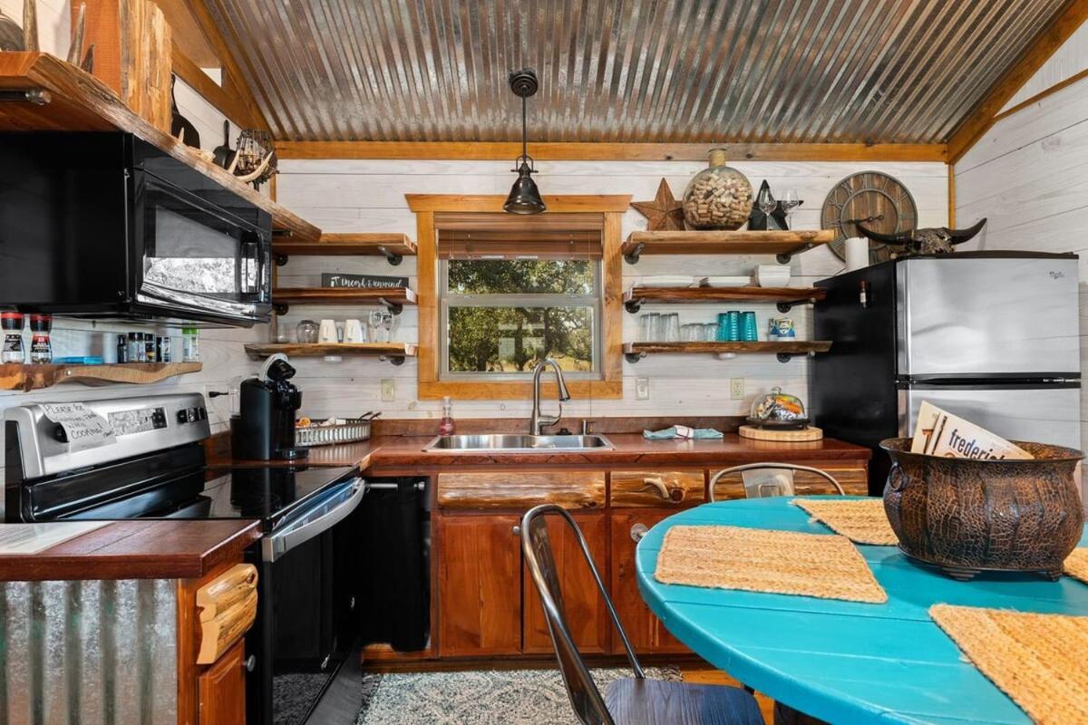 Rockin' R - Rustic Star Cabin Fredericksburg Buitenkant foto