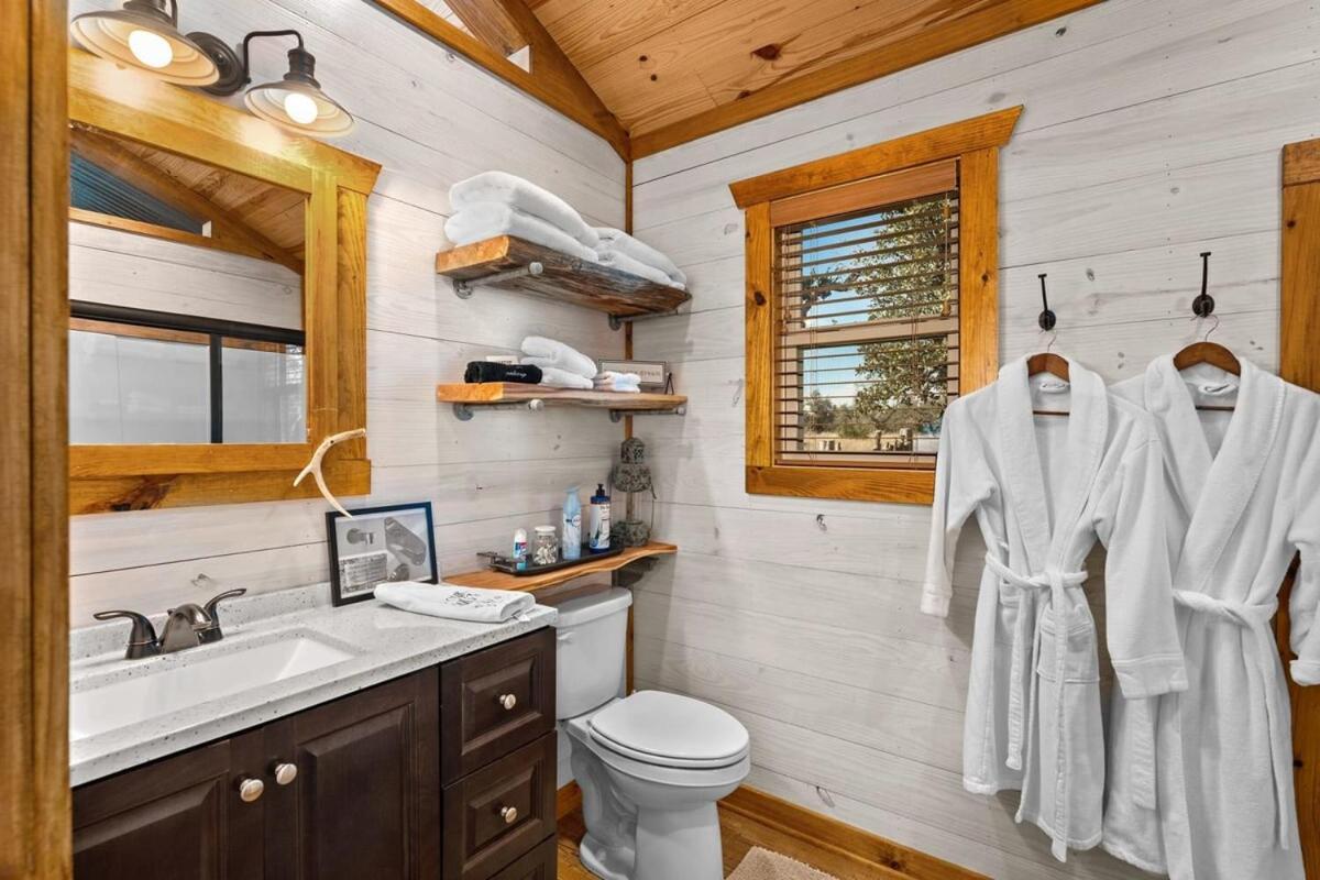 Rockin' R - Rustic Star Cabin Fredericksburg Buitenkant foto