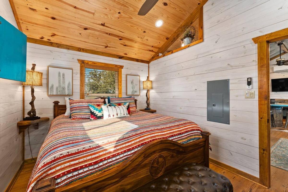 Rockin' R - Rustic Star Cabin Fredericksburg Buitenkant foto