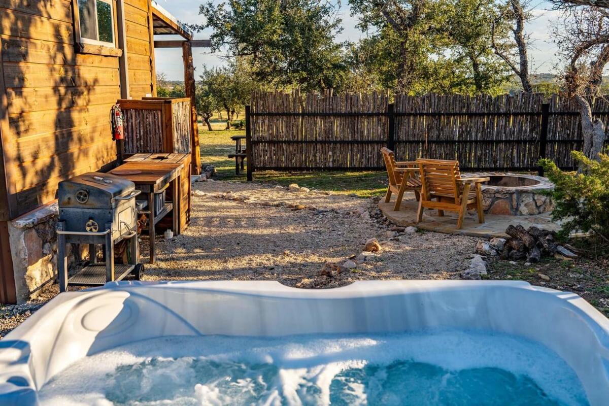 Rockin' R - Rustic Star Cabin Fredericksburg Buitenkant foto