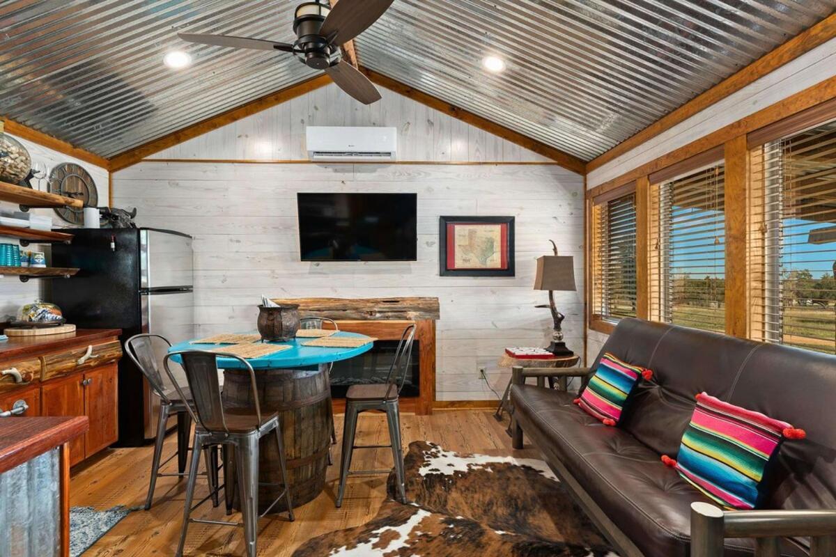Rockin' R - Rustic Star Cabin Fredericksburg Buitenkant foto
