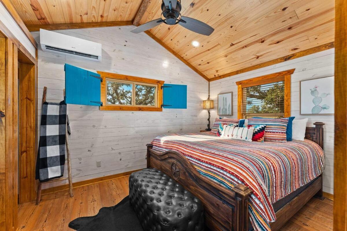 Rockin' R - Rustic Star Cabin Fredericksburg Buitenkant foto