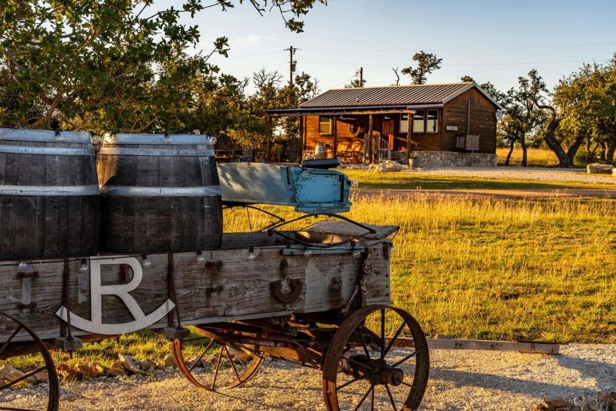 Rockin' R - Rustic Star Cabin Fredericksburg Buitenkant foto