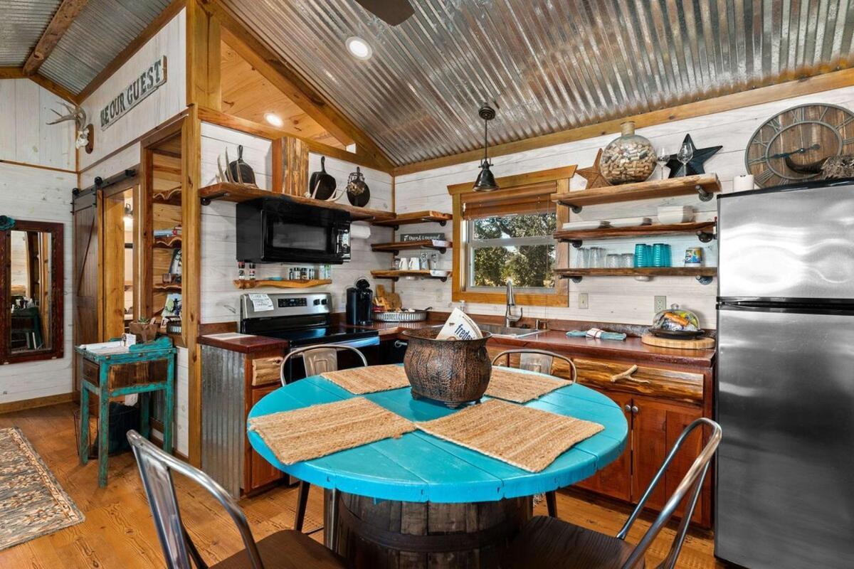 Rockin' R - Rustic Star Cabin Fredericksburg Buitenkant foto